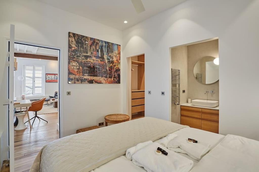 Amazing 2 Bedrooms Center By Prestige Appartamento Parigi