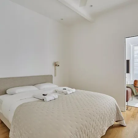 Amazing 2 Bedrooms Center By Prestige Apartment *